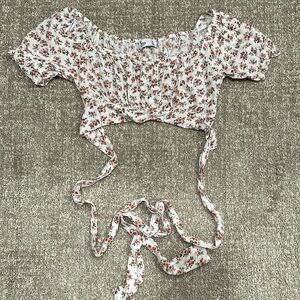 Hollister XS wrap around cropped shirt!